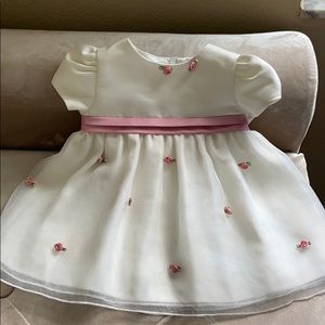 White princess dress with pink belt